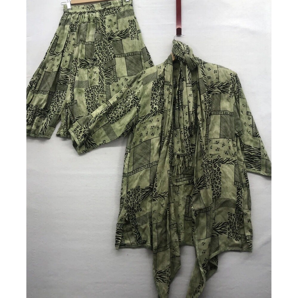 First Image Womens 4pc Set Size M 100% Rayon African Print Skirt Camisole Shrug